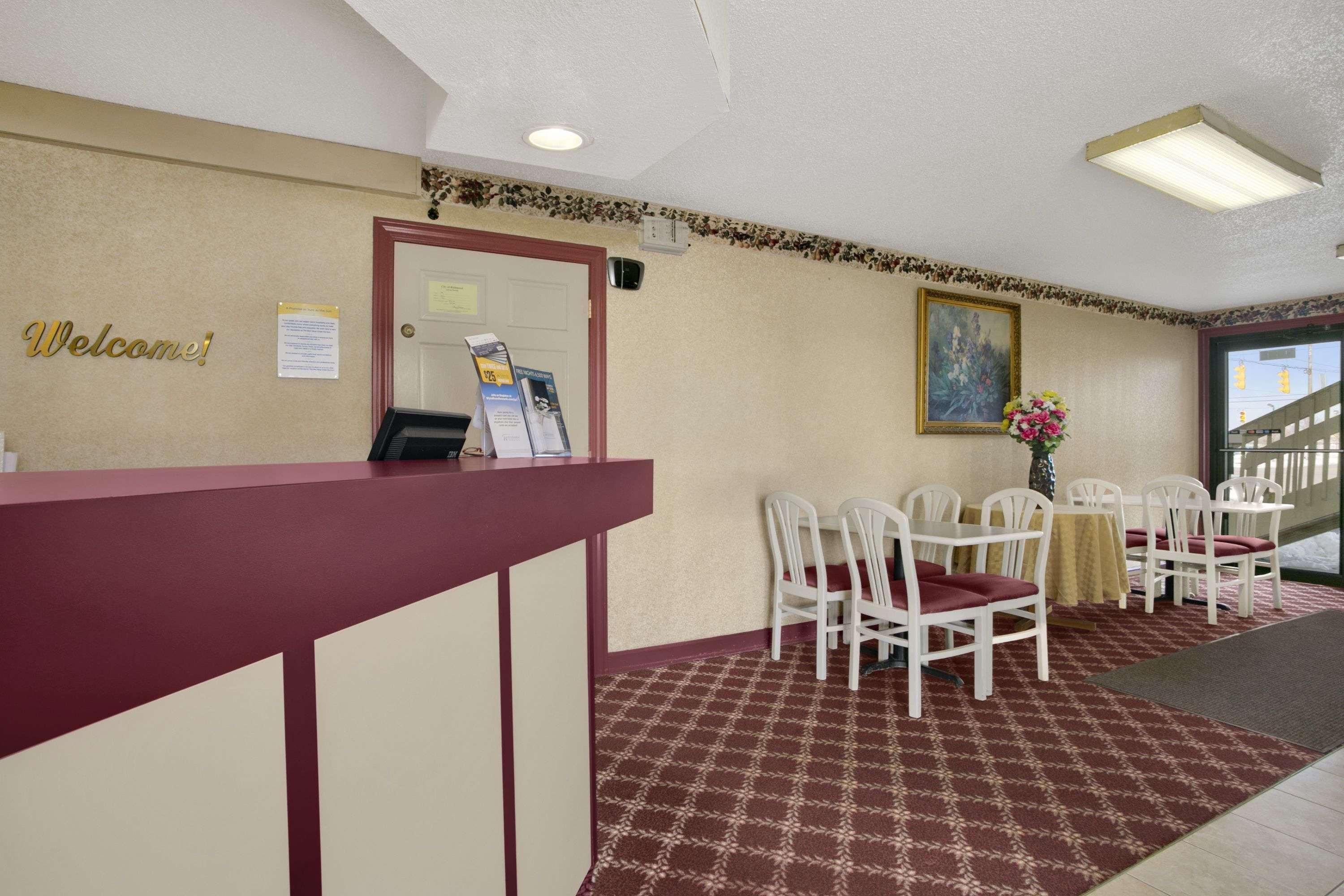Travelodge By Wyndham Richmond In Exterior photo
